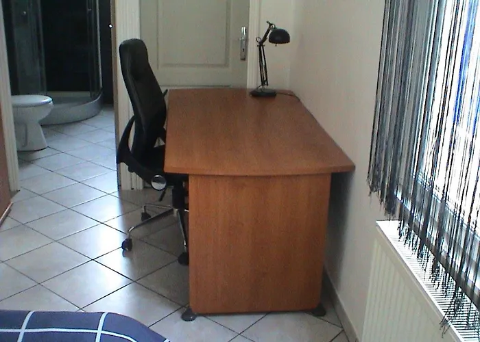 Δωμάτια σε οικογενειακή κατοικία Homestay *